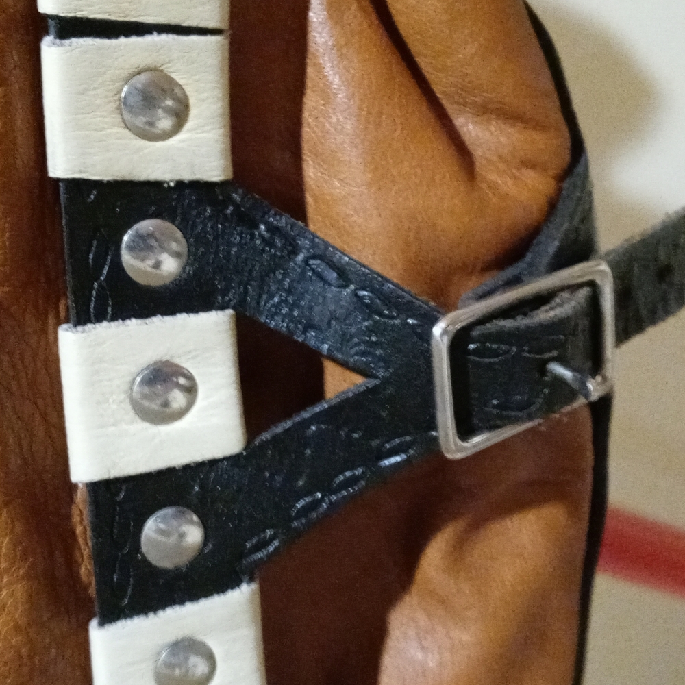 Bella Dolci Leather Bag - Picture 5 of 12